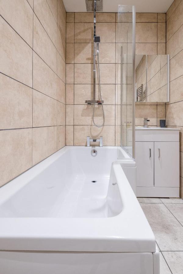 Modern With Sea Views, Steps From & The Royal Pavilion *