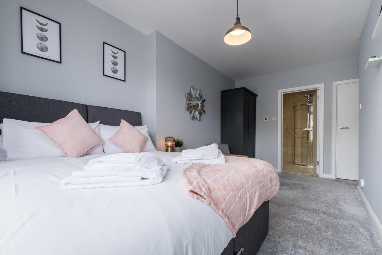 Modern With Sea Views, Steps From & The Royal Pavilion Apartment