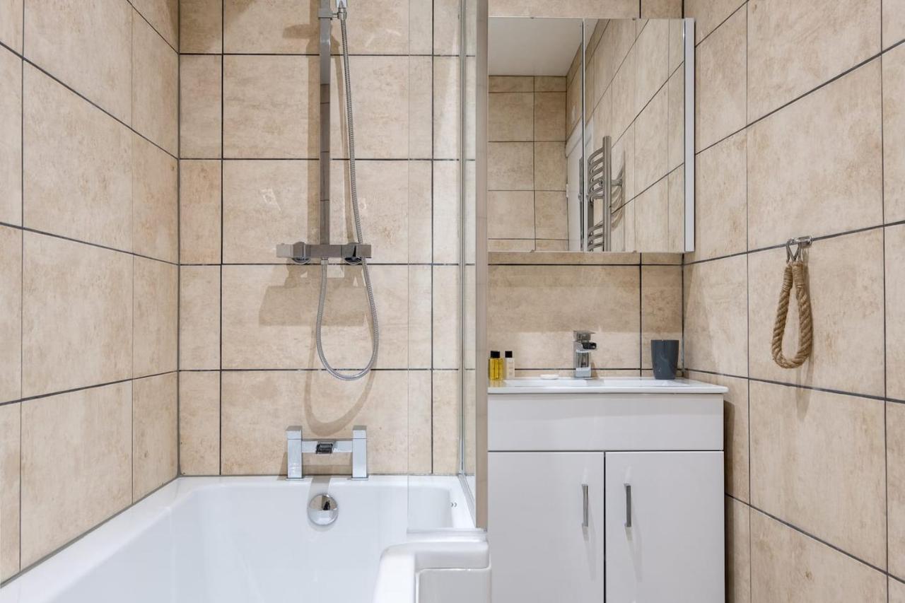 Apartment Modern With Sea Views, Steps From & The Royal Pavilion Brighton