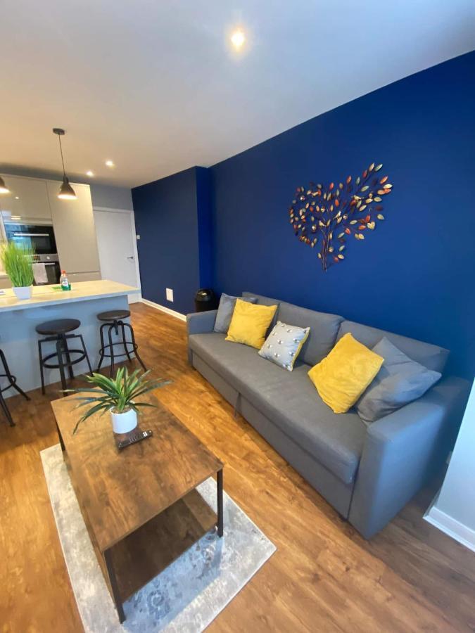 Modern With Sea Views, Steps From & The Royal Pavilion Apartment